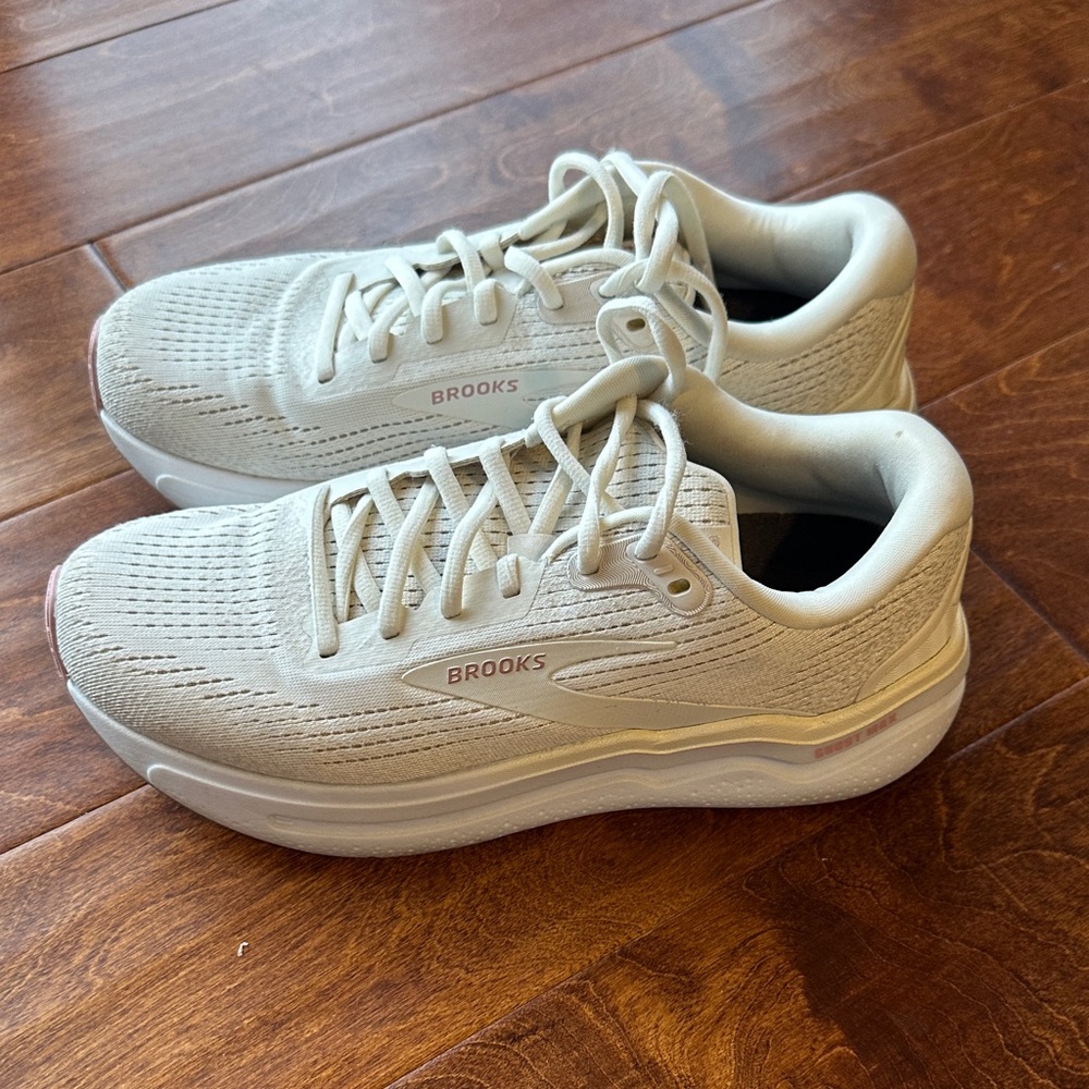 Brooks Ghost Max Running Shoes - image 2